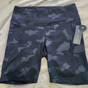 NWT Yogalicious came biker shorts